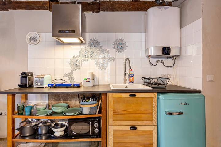 Estudio entero, Apartamento estudio 'Bajo En El Centro' con Wi-Fi in Valencia City Centre, Valencia