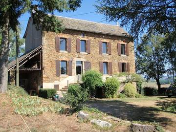 Gîte pour 9 personnes, avec jardin ainsi que terrasse et piscine, animaux acceptés à Lescure-Jaoul