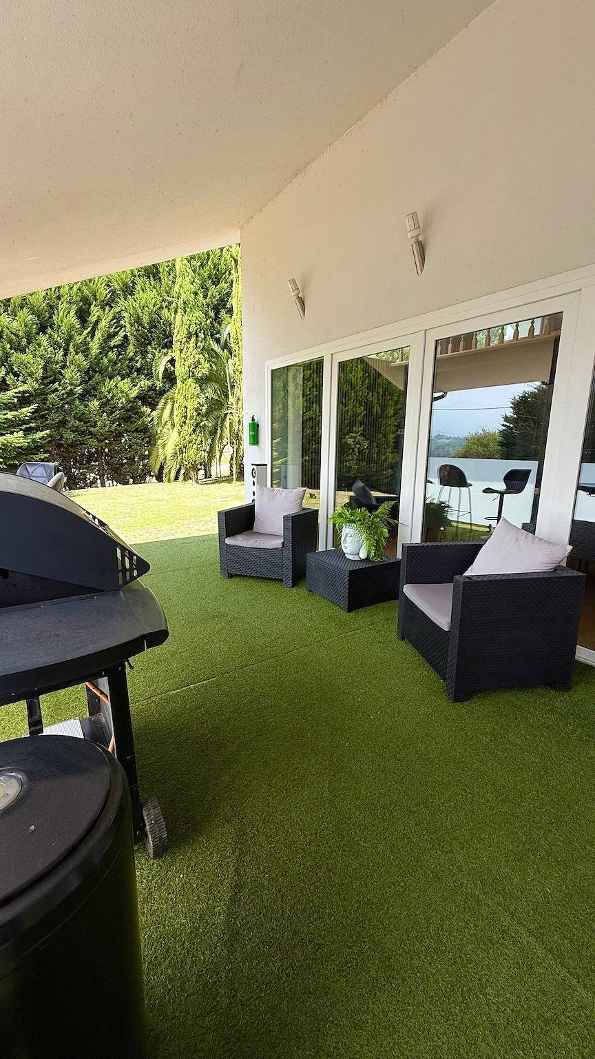 Holiday Home 'Romeo' with Mountain Views, Private Pool and Wi-Fi in Oviedo, Kantabriska Bergen
