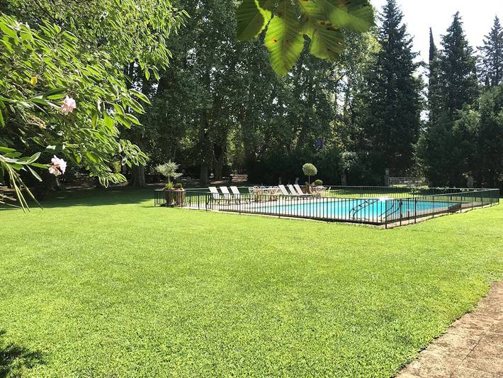 Chambre d’hôte pour 2 personnes, avec piscine et jardin