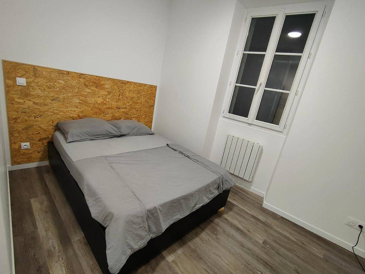 Appartement entier, One-Bedroom Apartment in Provins, Seine-et-Marne