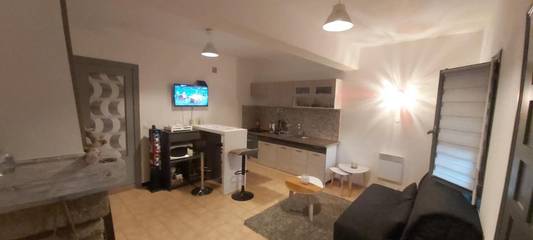 Gîte pour 3 personnes, avec vue et jardin, animaux acceptés à Sarrola-Carcopino