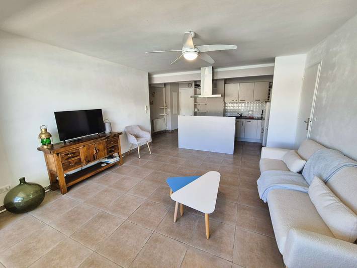 Entire holiday apartment, 2-Bedroom Apartment with Sea View – Everything Within Walking Distance in Saint-Mandrier-sur-Mer, Mediterranean Coast (France)