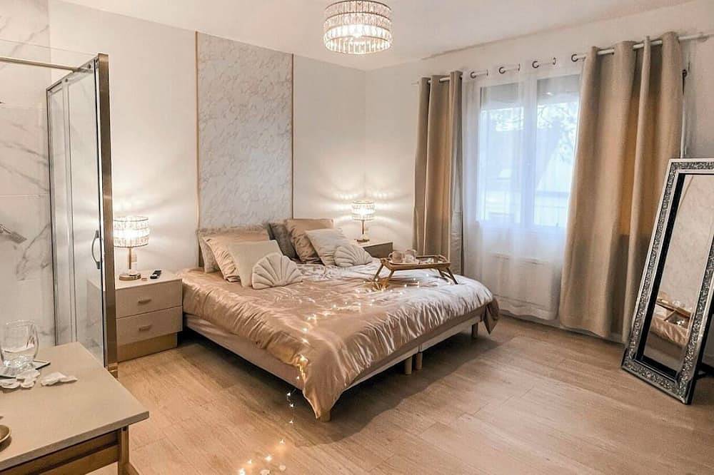 Apartamento entero, Fully equipped luxury apartment with jacuzzi and sauna 4 minutes from the beach in Calais, Región de Calais