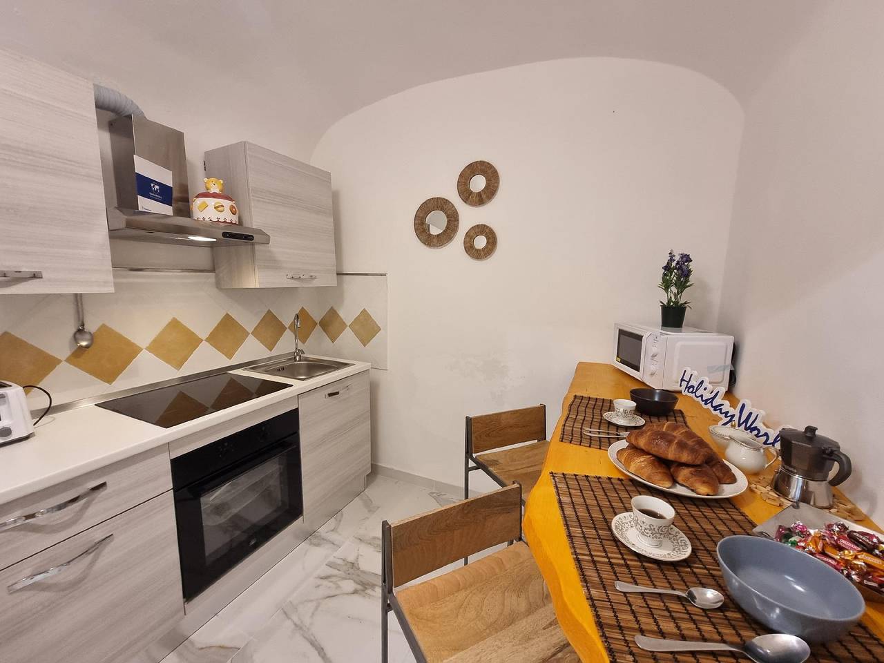 Ganze Ferienwohnung, Donna Lidia von Holiday World in Carini, Palermo Provinz