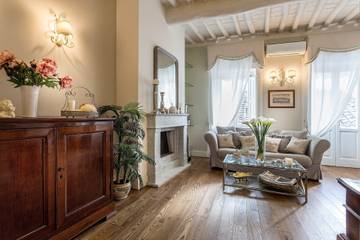 Apartment for 4 People in Lucca, Lucca Province, Photo 1