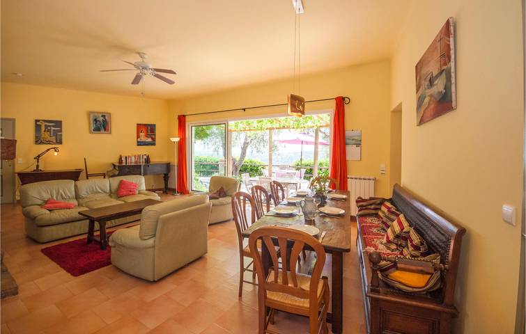 Location de vacances pour 7 personnes, avec jardin ainsi que terrasse et piscine, animaux acceptés à Spéracèdes - 2