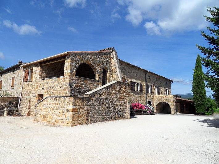 Gîte pour 6 personnes, avec piscine et terrasse en Ardèche - 2