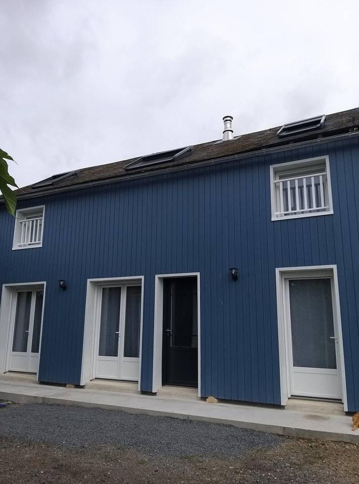 Gîte pour 8 personnes, avec piscine ainsi que jardin et terrasse, animaux acceptés à Saint-Genest-d'Ambière