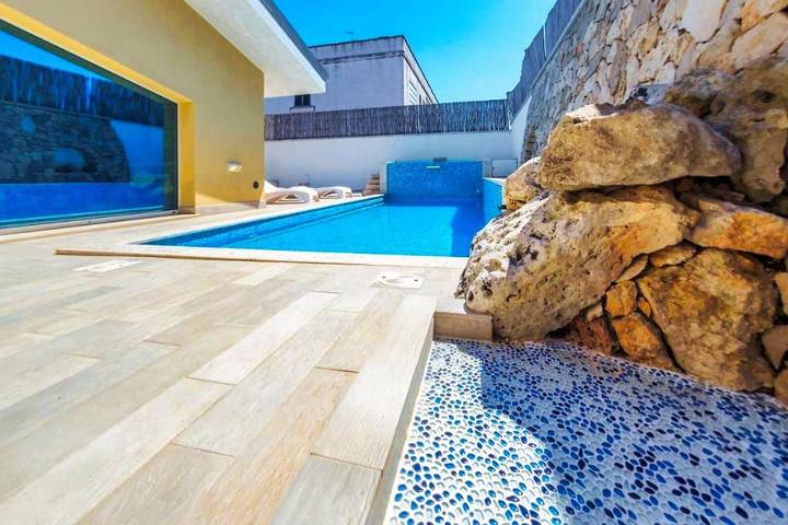 Casa vacanza per 4 persone, con giardino e piscina nonché panorama e terrazza in Tricase