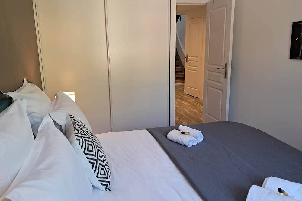 Appartement entier, Arrière pays, 35 minutes de Nice, duplex climatisé, 6 pers à partir de 2 nuitées in Bouyon, Côte méditerranéenne (France)