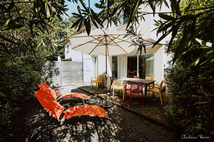 Apartahotel para 4 personas, con Jardín y Piscina para niños