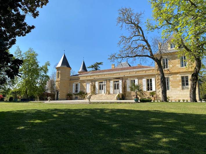Location de vacances pour 2 personnes, avec Balcon et Terrasse ainsi que Jardin et Piscine à Léognan - 3