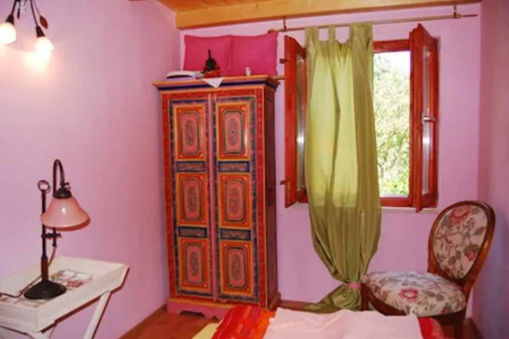 Traditional stone house with beach views (6+1) in Trstenik, Peljesac