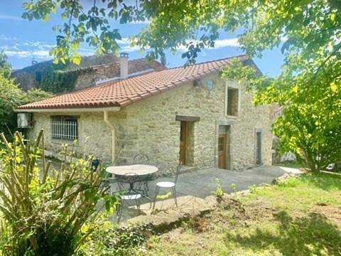 Location de vacances pour 6 personnes, avec jardin et vue à Puivert