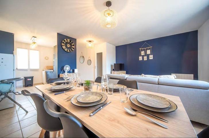 Location de vacances pour 6 personnes, avec vue et terrasse à Solutré-Pouilly