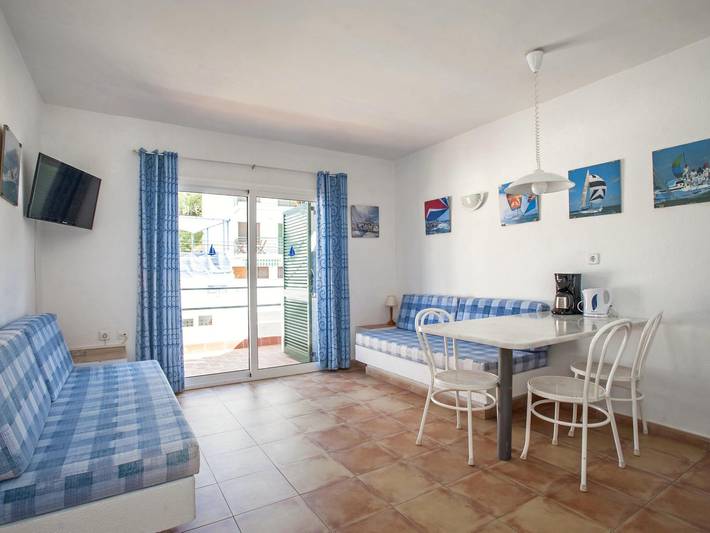 Location de vacances pour 4 personnes, avec terrasse dans Canyelles Petites