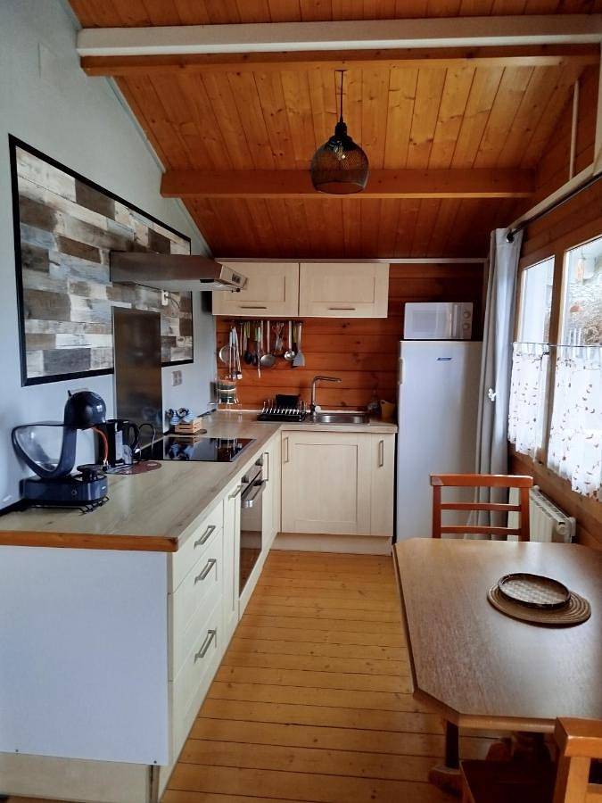 Gîte pour 4 personnes, avec Balcon et Terrasse ainsi que Jardin et Vue à Attin