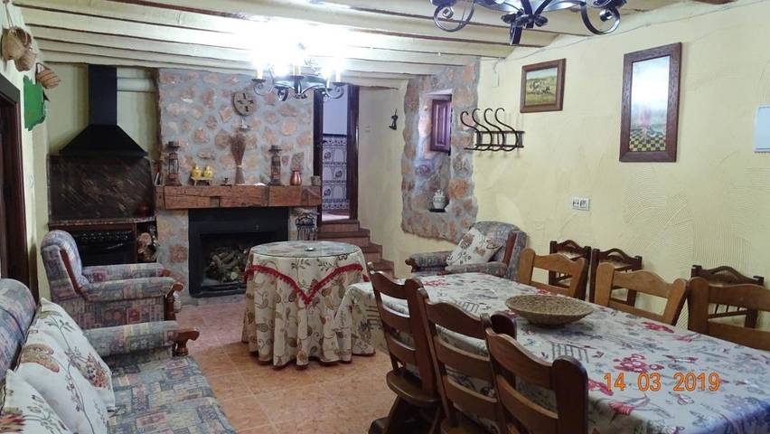 Casa rural para 10 personas, con vistas y balcón, Se admiten mascotas en Hinojares - 2