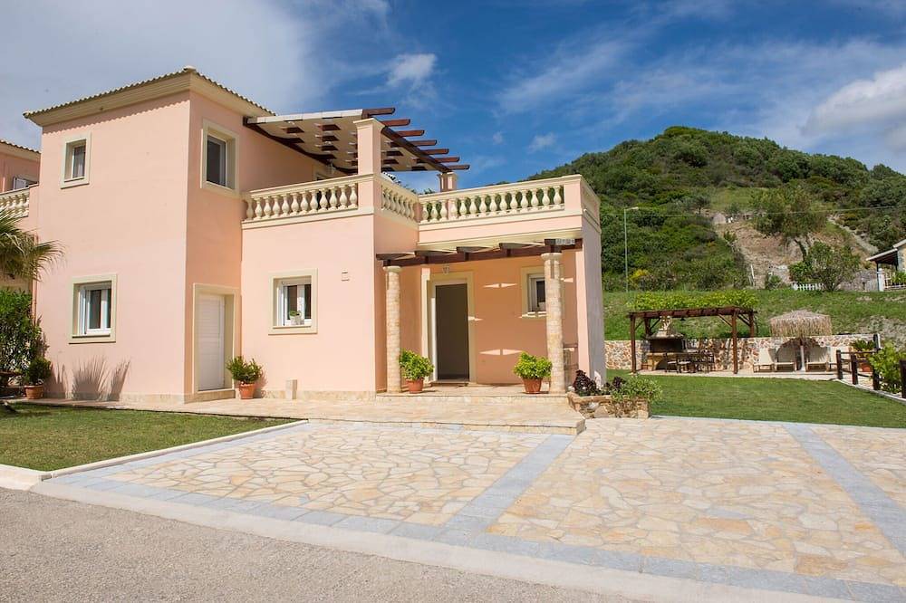 Villas Porto Odysseas Afionas Corfu in Agios Georgios, Korfu