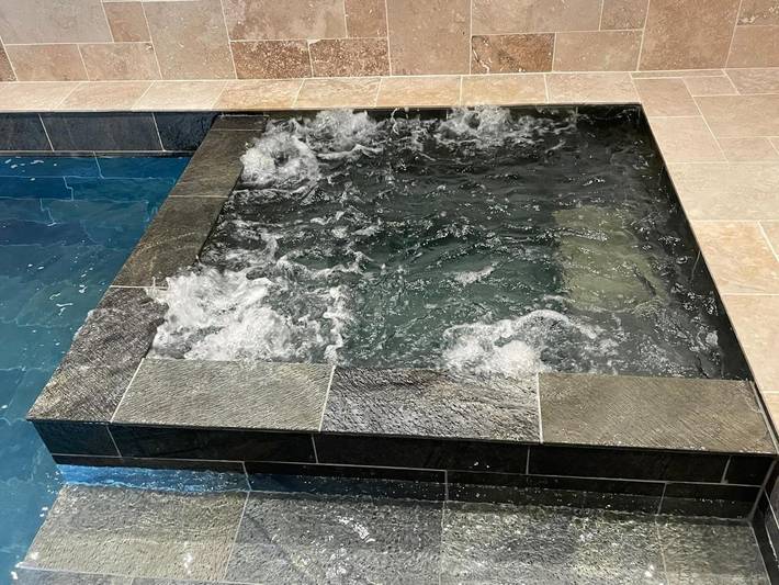 Location de vacances pour 12 personnes, avec piscine et terrasse ainsi que jacuzzi et jardin à Saint-Saëns (Seine-Maritime) - 3