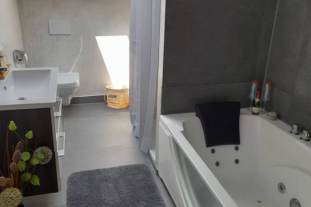 Ganze Wohnung, Großzügige und familienfreundliche Ferienwohnung (haustierfreundlich) in Ainring, Rupertiwinkel