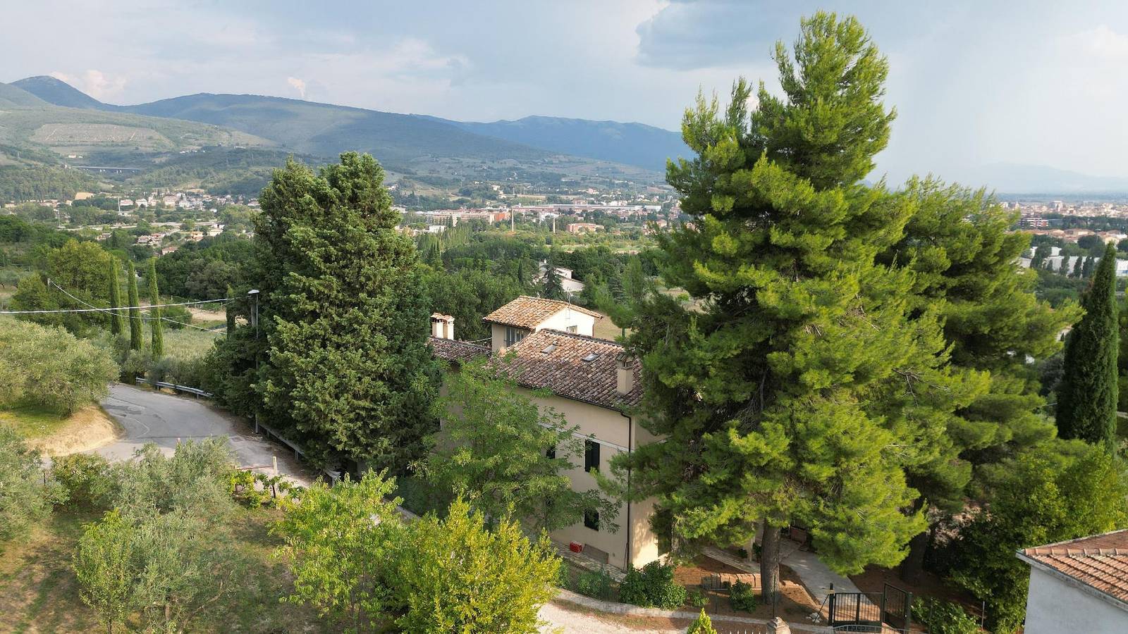 Holiday villa casaregina bb panoramic hillside in Foligno, Provincia de Perugia