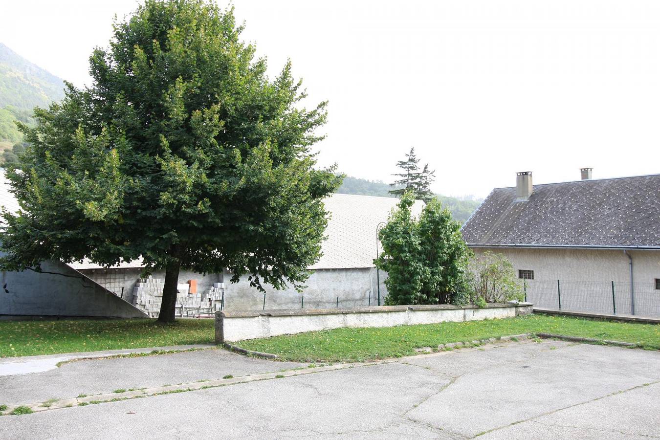 L'ancienne école in Saint-Honoré, Isère