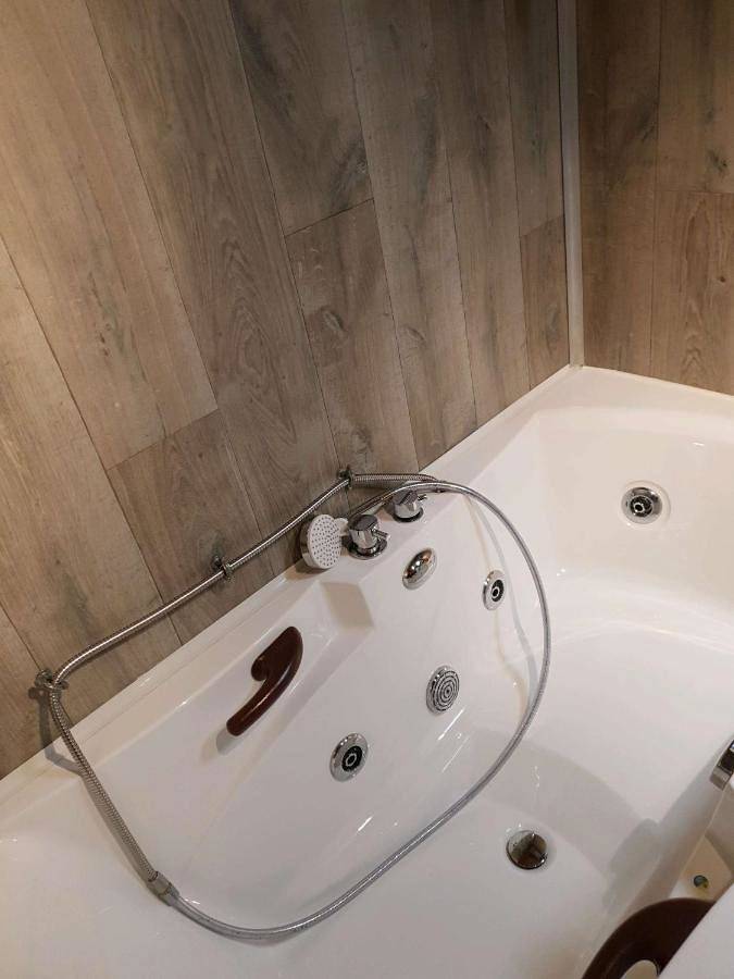 Gîte pour 4 personnes, avec jardin et jacuzzi à Rendeux - 2