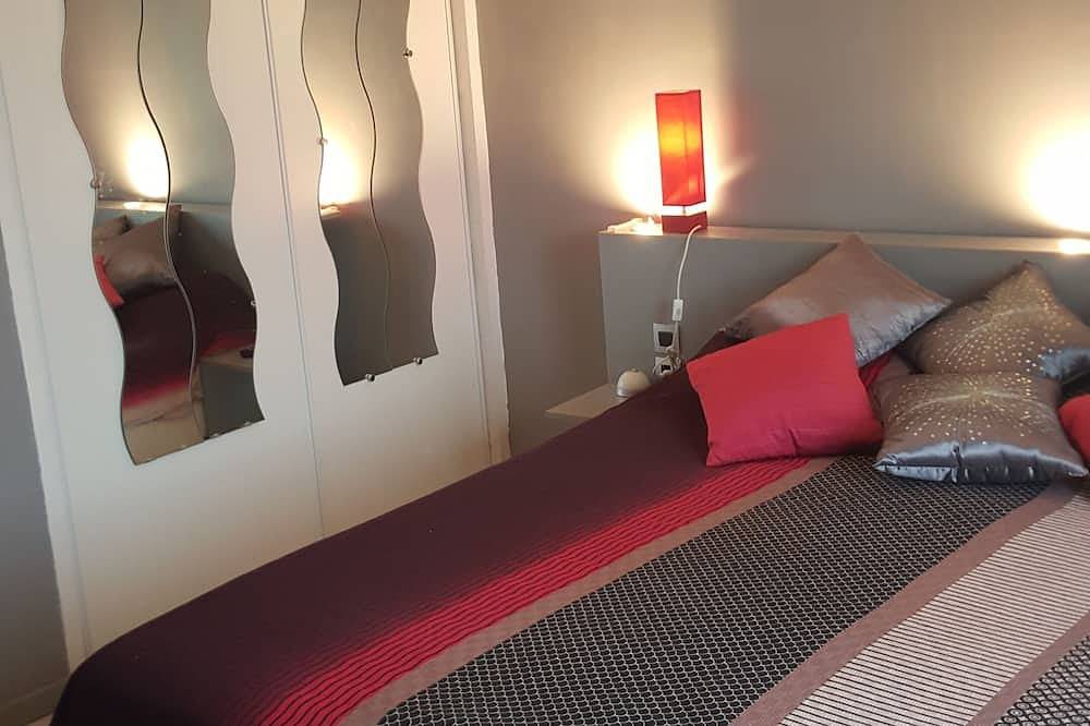 South-facing vacation home in Istres, Istres region