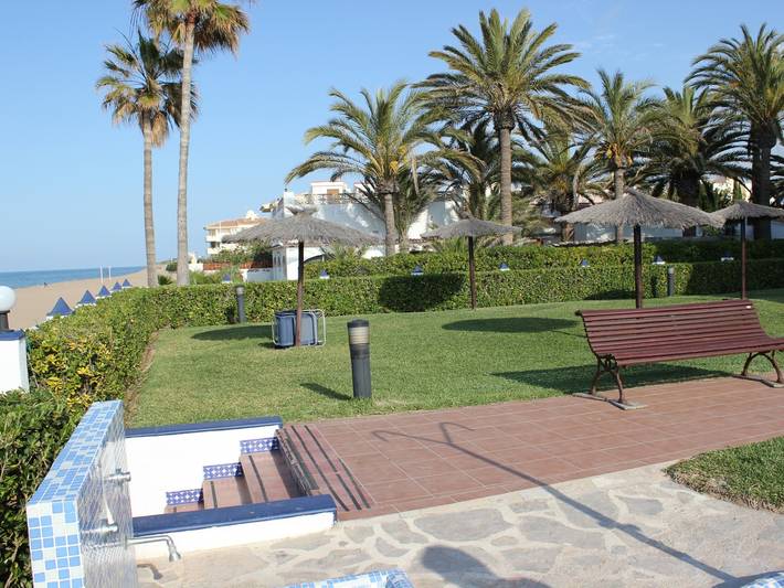 Apartamento entero, Apartamento acogedor en primera línea de playa en Denia con piscina comunitaria in El Palmar, Costa Blanca