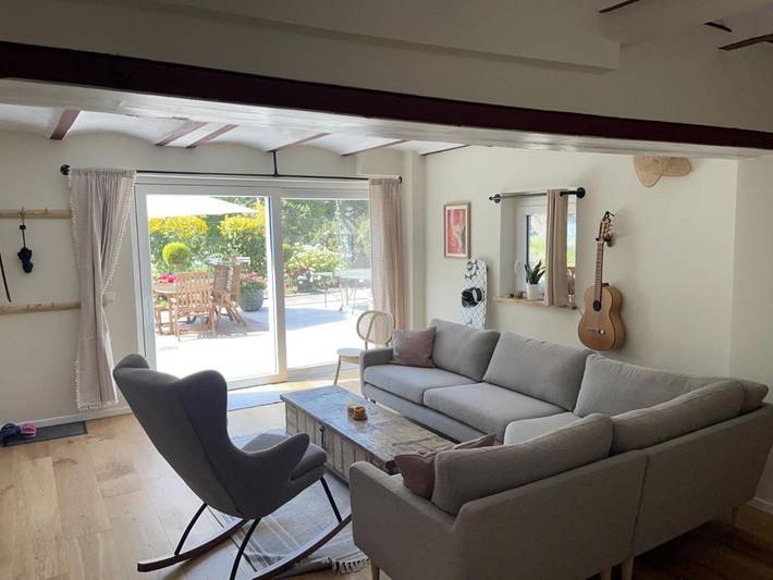 Ferienwohnung für 3 Personen, mit Balkon und Terrasse sowie Garten und Seeblick