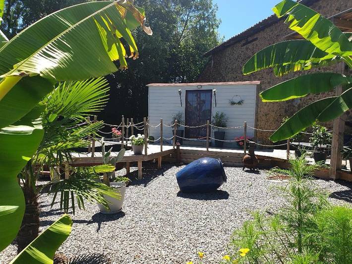 Chambre d’hôte pour 2 personnes, avec jacuzzi et terrasse ainsi que piscine et jardin en Charente - 2