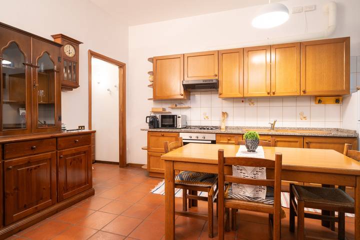 Apartamento entero, Traveler's Retreat in Lecco in Lecco, Alpes de Bérgamo Occidental
