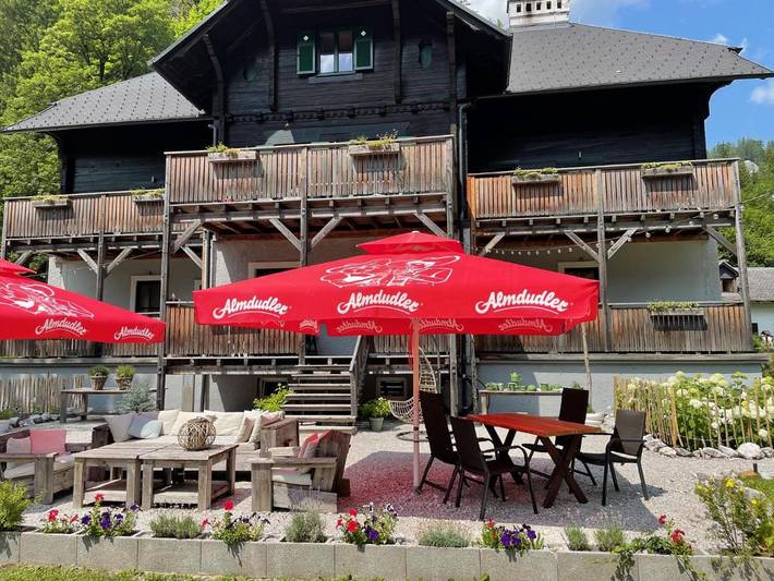 Chalet für 4 Personen, mit Terrasse und Garten sowie Pool und Ausblick in Ennstal