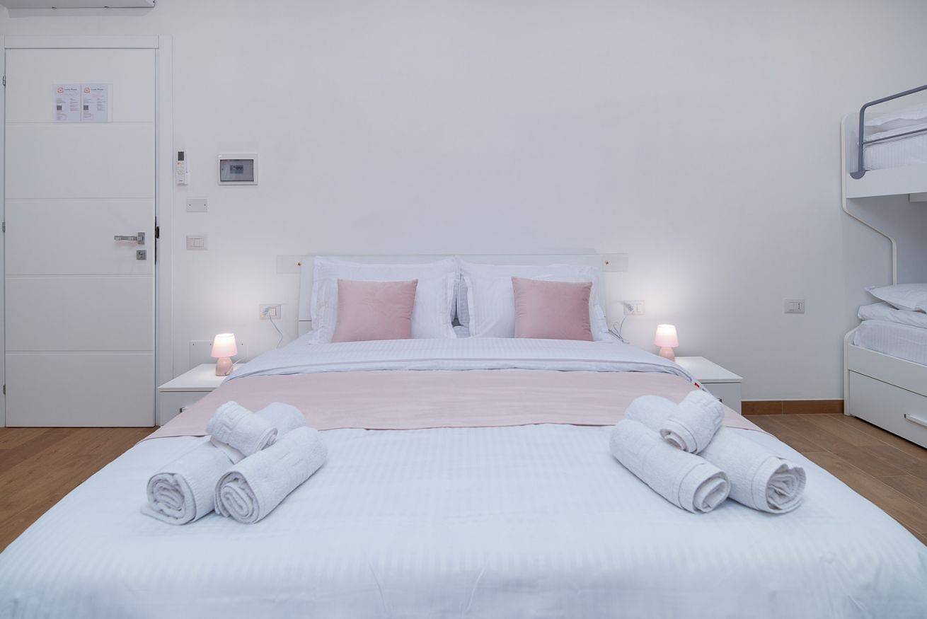 Lovely Rooms - Room 1 by Rentbeat in Civitavecchia, Provincia di Roma