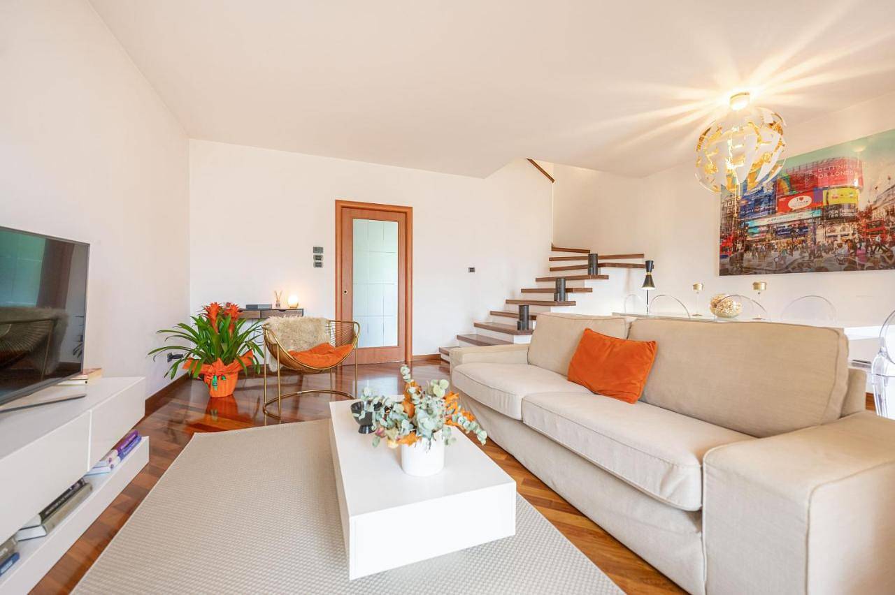 Villa Calmasino - Swimming Pool and Garda Lake in Calmasino, Bardolino