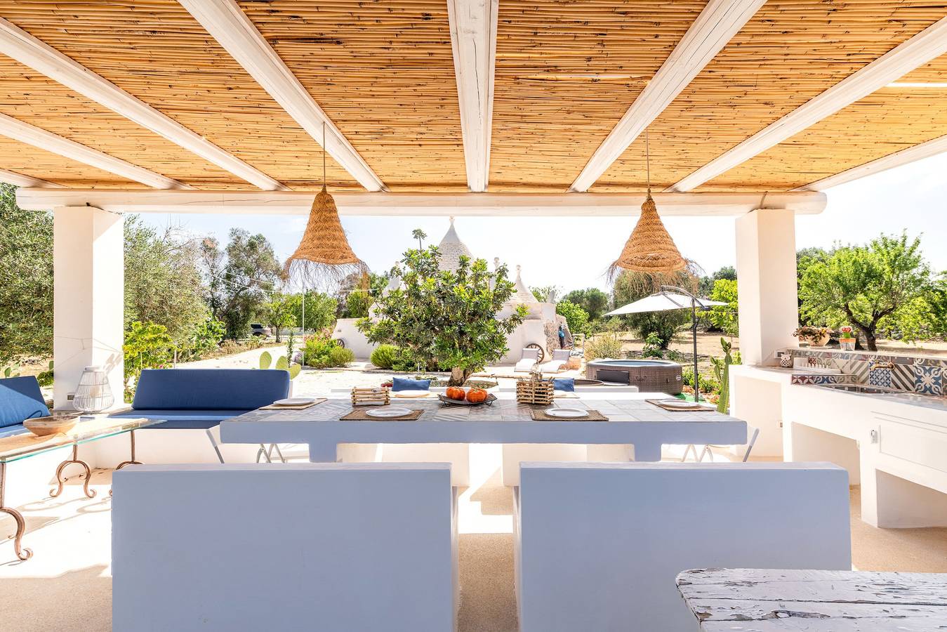 Casa Vacanze 'Il Trullo Di Mariangela' con giardino privato, Wi-Fi e aria condizionata in Ceglie Messapica, Salento