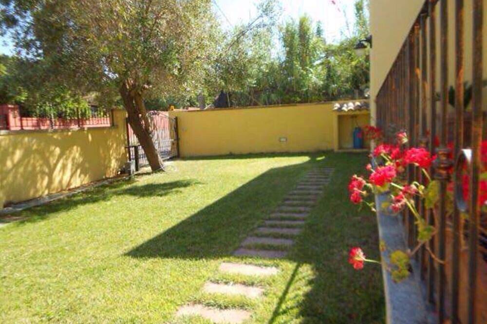 \"Dessanai\" \nvilletta con giardino privato a 5 minuti dalla spiaggia in Porto Ottiolu, Budoni