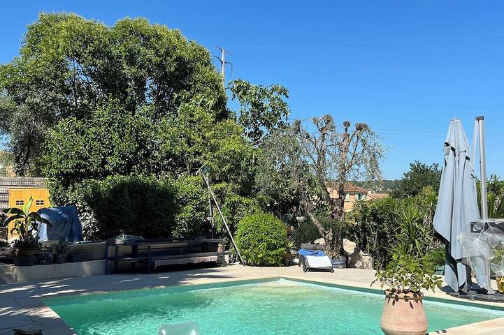 Appartement de vacances pour 2 personnes, avec terrasse et jardin à Grasse