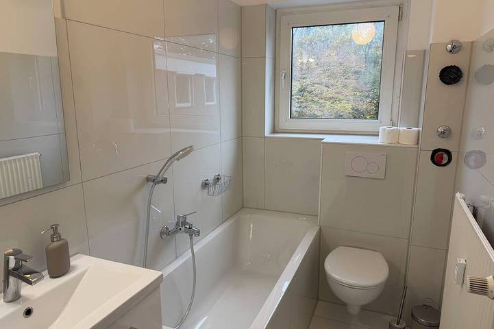 Ganze Wohnung, Ruhiges Apartment mit großer Terrasse – 10 Min nach Hamburg/Volksparkstadion in Rellingen, Kreis Pinneberg