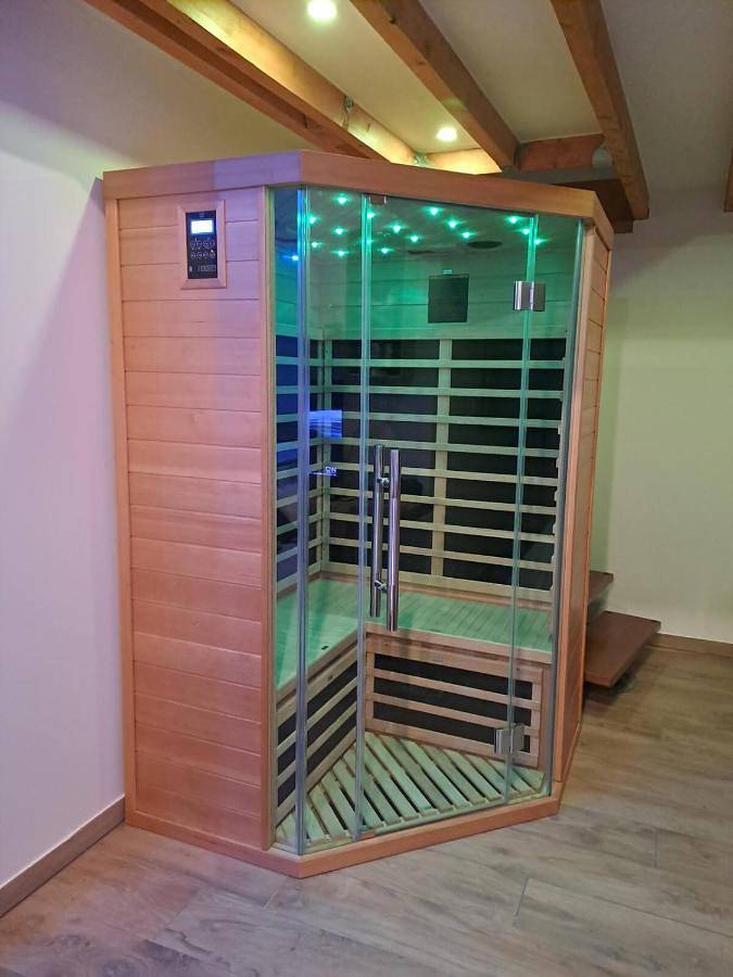 Location de vacances pour 2 personnes, avec terrasse et jardin ainsi que sauna et jacuzzi à Saint-Martin-en-Campagne - 3