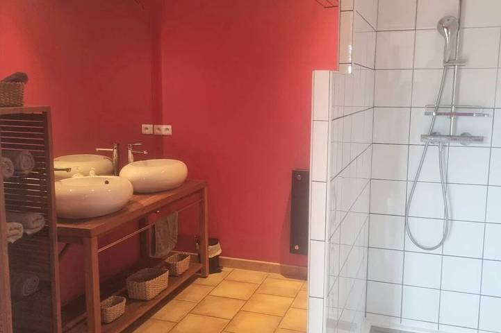 Gîte pour 3 personnes, avec jardin à Pierrefeu-du-Var - 3