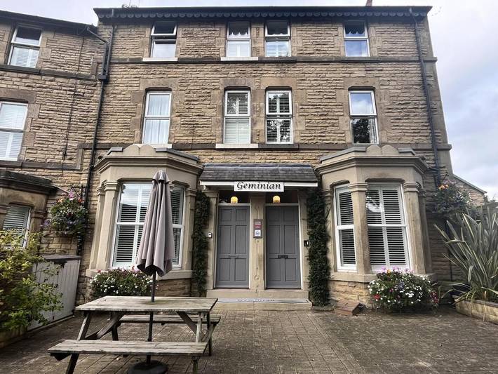 Bed and breakfast for 2 people in Harrogate