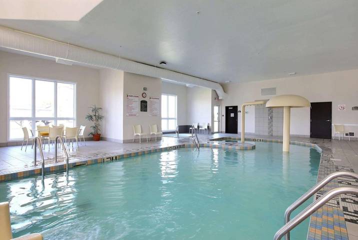 Hôtel pour 2 personnes, avec jacuzzi et piscine dans Trois-Rivières (Canada) - 4
