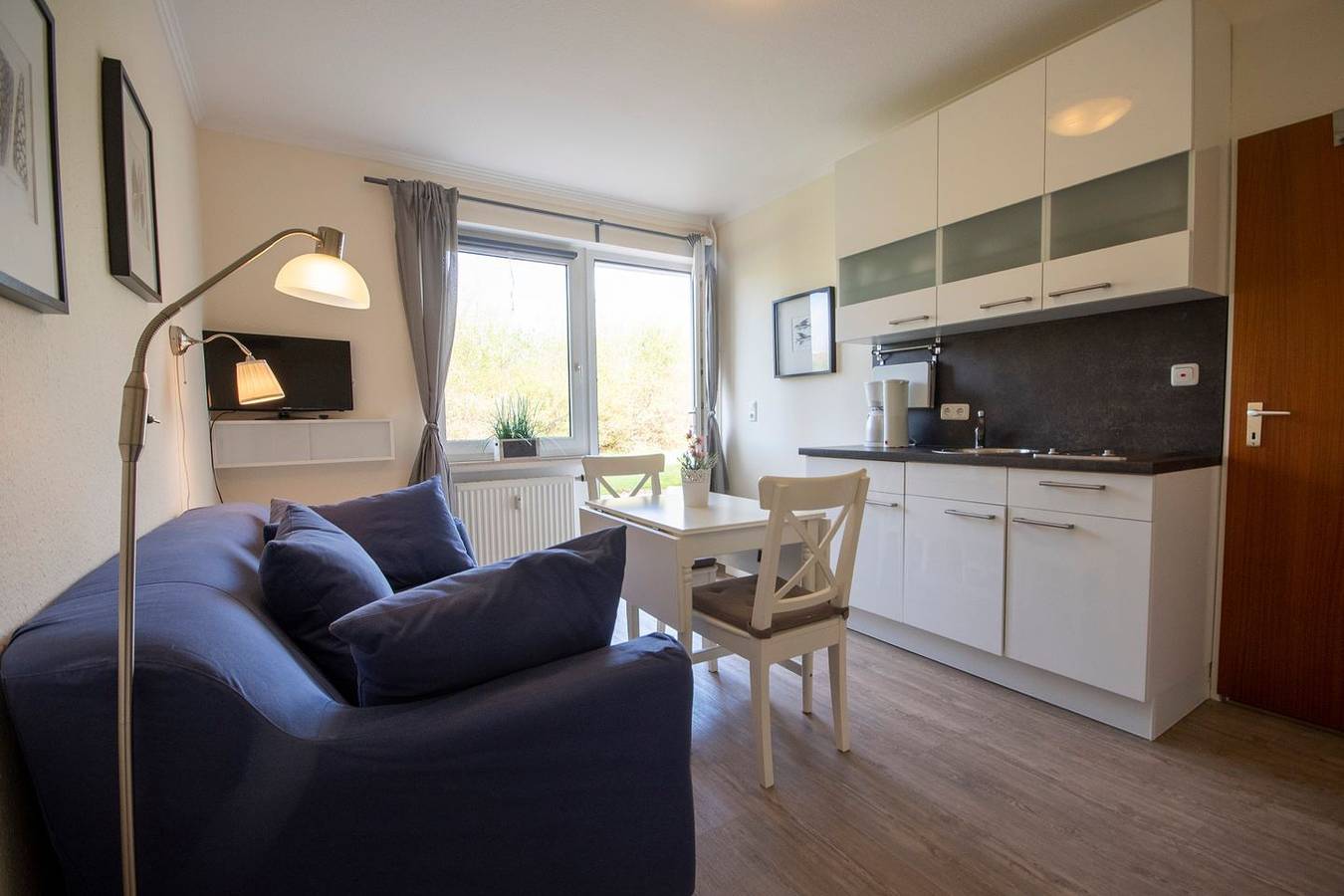 Ganze Wohnung, Modernes Studio-Apartment für 2 Personen mit Schwimmbad und Sauna im Haus in Sahlenburg Strand, Cuxhaven