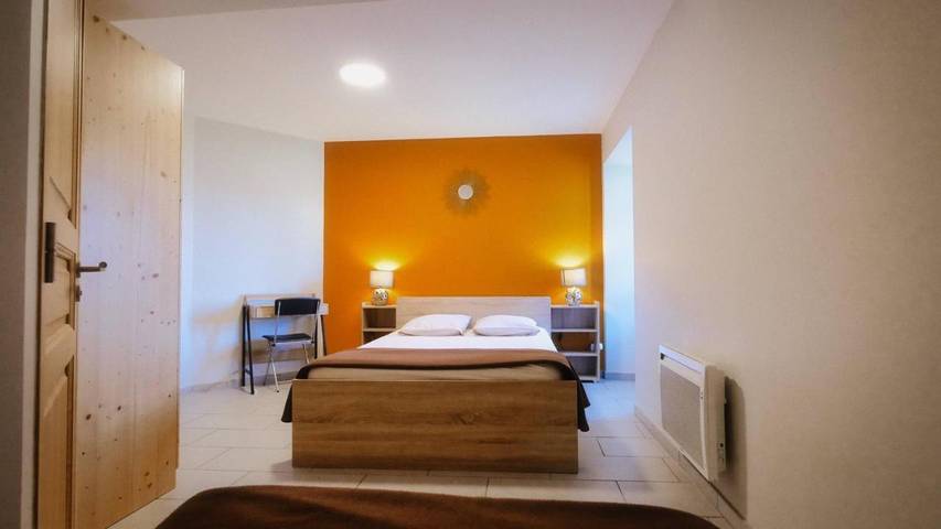 Location de vacances pour 14 personnes, avec jardin et terrasse à Chalencon - 3