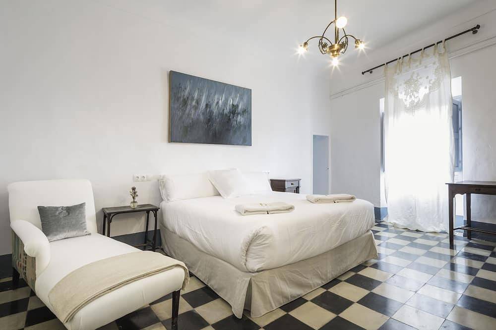 20Km From Granada Boutique Hotel cataloged with more than 150 years. Reformed in Zujaira, Pinos Puente