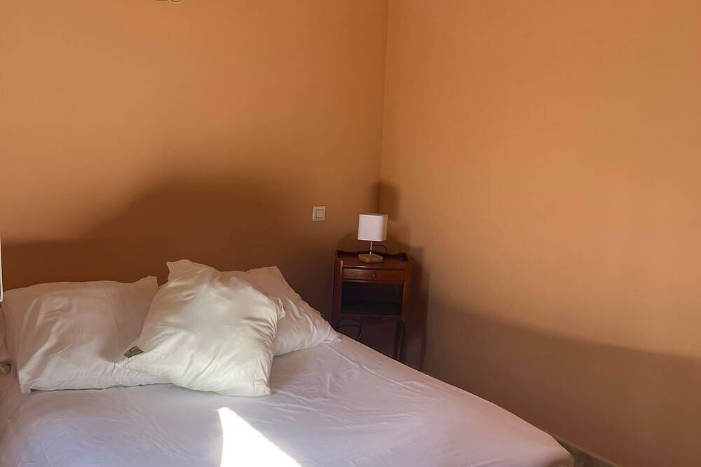 Apartamento entero, La Maisonnette de Line located between Alpilles and Lubéron. in Sénas, Region de Arles