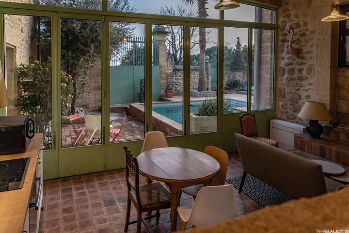 Gîte pour 2 personnes, avec piscine et jardin ainsi que vue et terrasse à Aubais - 3